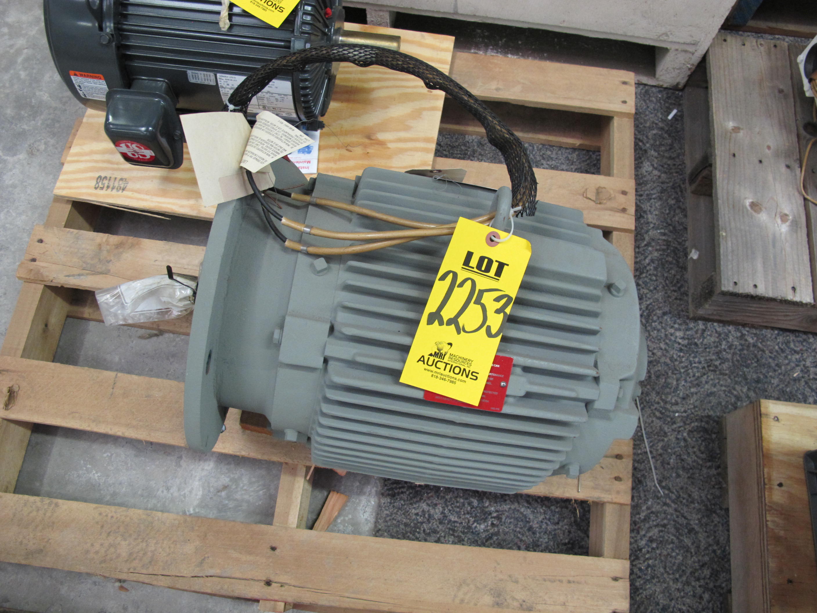 MOTOR, VALVE ACTUATOR TYPE, 9.9 HORSEPOWER, 460 VOLT, 3 PHASE, 60 HERTZ ELEC RATING, 150 FT LB START TORQUE, 1725 RPM, EB256TYFRAME, 14.0 AMPS, RH INSULATION CLASS, 15 MIN DUTY. WITH ALUMINUM ROTOR BARS. MATERIAL CODE HAS BEEN MADE KEY 44 TO EVALUATE ANY DIFFERENCES IN INSTALLED NAMEPLATE DATA AND REPLACEMENT, SUCH AS FRAME, AMPS, HORSEPOWER AND SPEED. REFERENCE REQUISITION 7387, PART # R-504-E04-080000A20 (W-44) LOADING & HANDLING FEE $15-